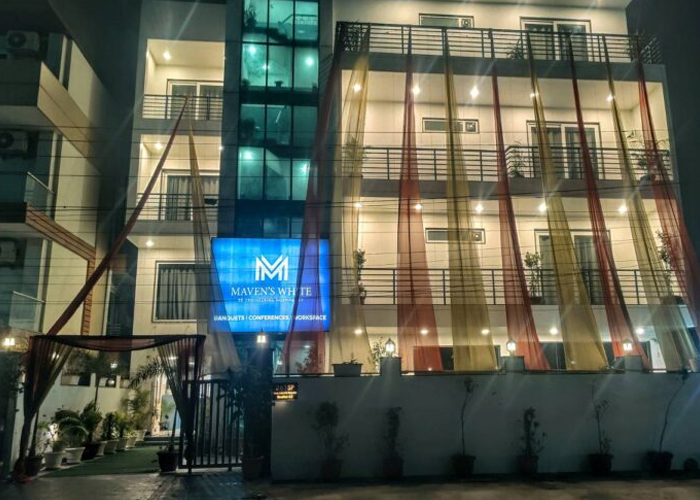 Hotel Mavens White Gurgaon 1